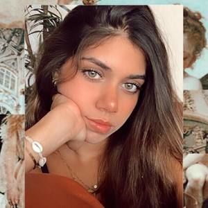 Meet your Posher, Valeria